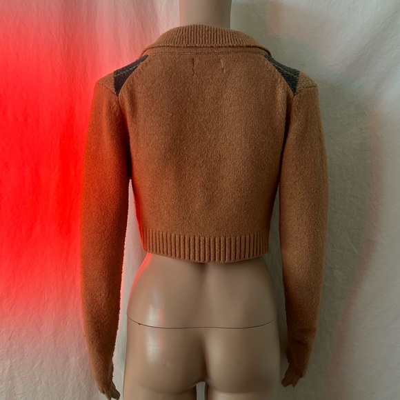 UO Cropped Sweater - Picture 4 of 5